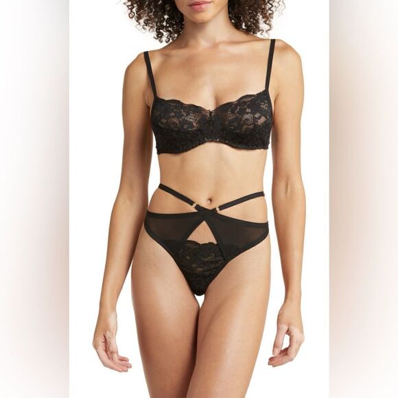 We are HAH Hook Up Underwire Demi Bra in Noir - Picture 4 of 7